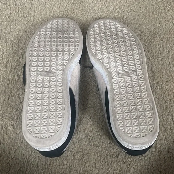 Black Puma Suede Classics Men’s Size 11.5 Sneakers - Picture 5 of 6